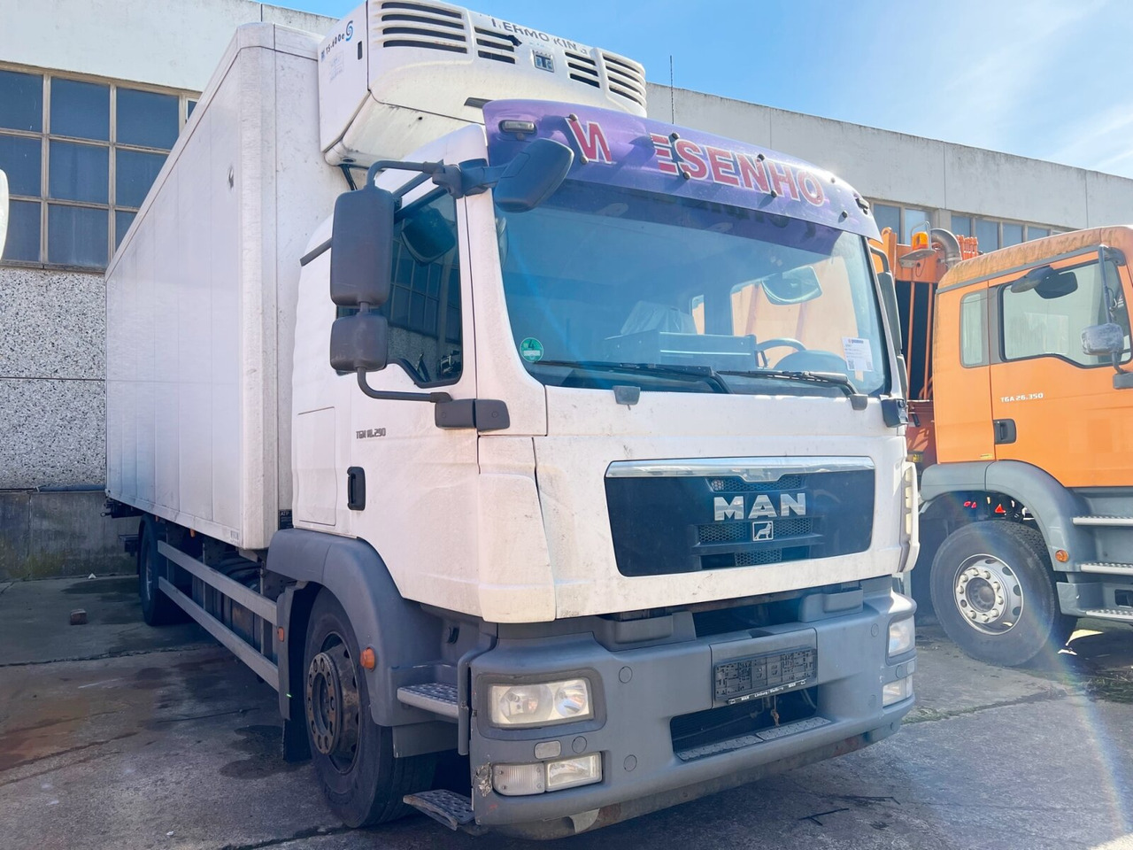 MAN TGM 18.290 4X2 LL TGM 18.290 4X2 LL, Tiefkühlkoffer, Thermoking, unterfaltbare MBB LBW - Frigorífico camión: foto 1 MAN TGM 18.290 4X2 LL TGM 18.290 4X2 LL, Tiefkühlkoffer, Thermoking, unterfaltbare MBB LBW - Frigorífico camión: foto 1