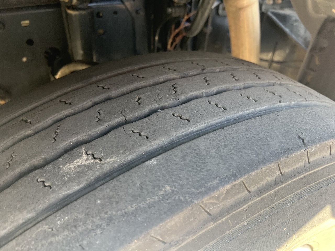 MAN TGM 18.320 4x2 BL TGM 18.320 4x2 BL, Hiab Tele-Absetzanlage, Funk - Portacontenedor de cadenas camión: foto 2 MAN TGM 18.320 4x2 BL TGM 18.320 4x2 BL, Hiab Tele-Absetzanlage, Funk - Portacontenedor de cadenas camión: foto 2