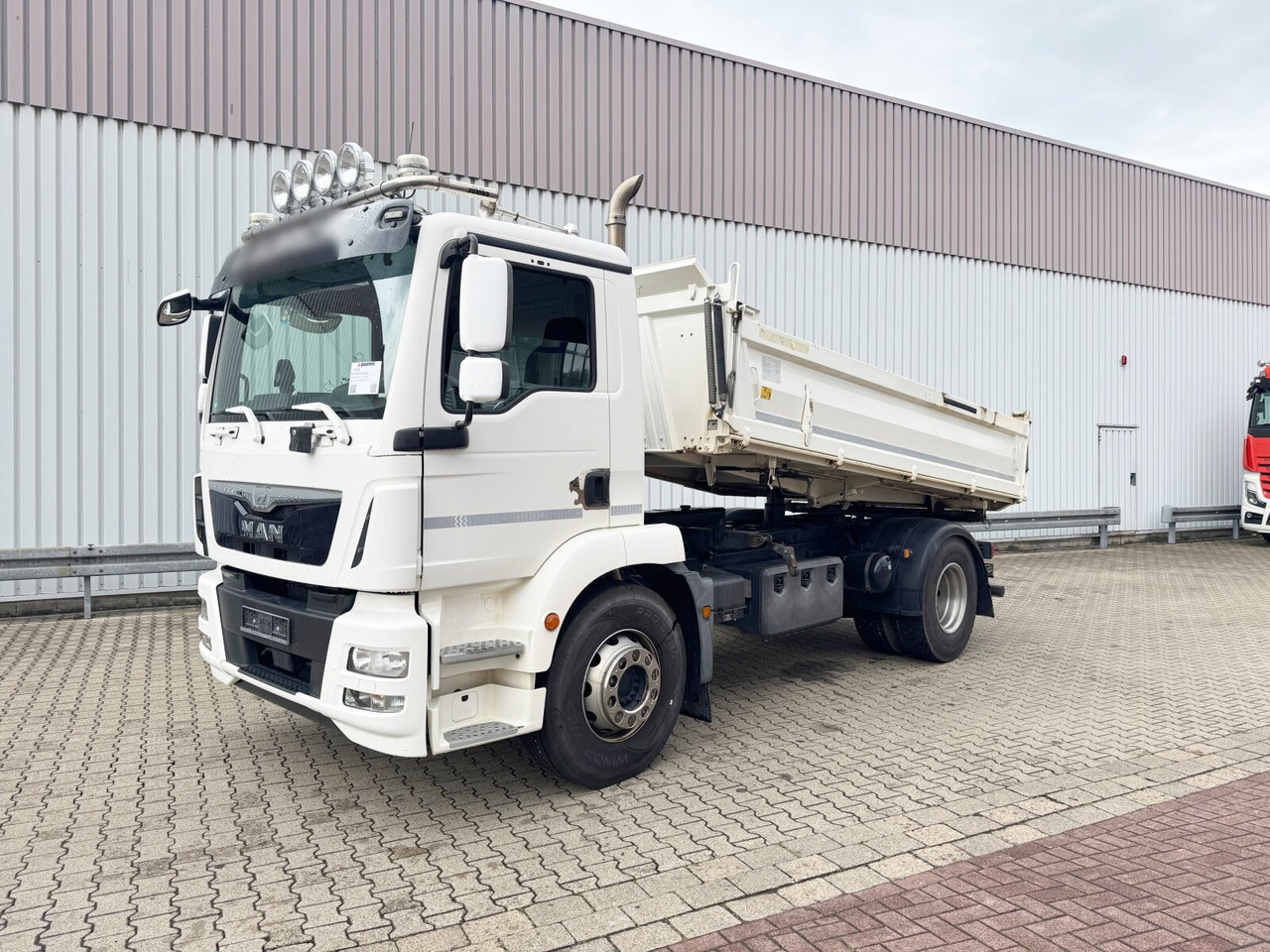 MAN TGM 18.340 4x2 BL TGM 18.340 4x2 BL - Volquete camión: foto 1 MAN TGM 18.340 4x2 BL TGM 18.340 4x2 BL - Volquete camión: foto 1