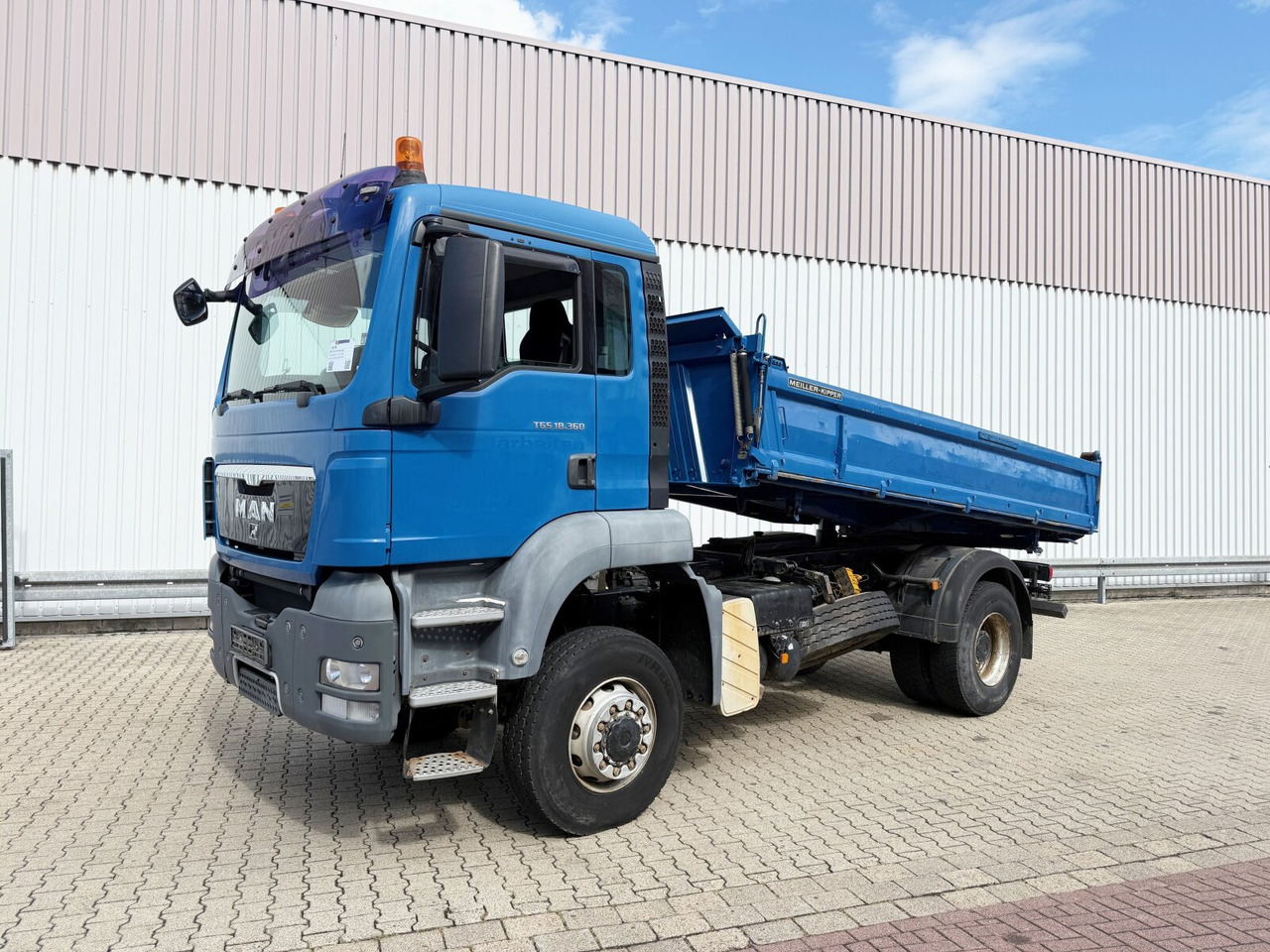 MAN TGS 18.360 4x4 BB TGS 18.360 4x4 BB - Volquete camión: foto 1 MAN TGS 18.360 4x4 BB TGS 18.360 4x4 BB - Volquete camión: foto 1