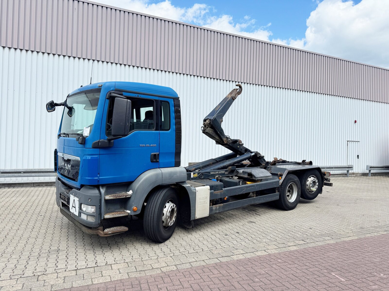 MAN TGS 26.400 6x2-4 BL TGS 26.400 6x2-4 BL, Lenk-/Liftachse, Schub-Knick - Multibasculante camión: foto 1 MAN TGS 26.400 6x2-4 BL TGS 26.400 6x2-4 BL, Lenk-/Liftachse, Schub-Knick - Multibasculante camión: foto 1
