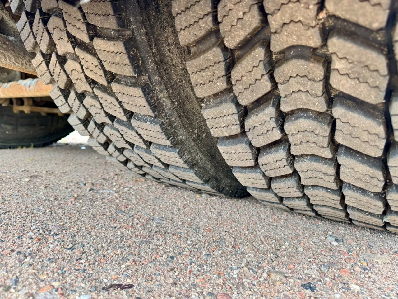 MAN TGS 26.420 6X2/4 BL TGS 26.420 6X2/4 BL, Lenk-/Liftachse, Tele-Absetzer, Funk - Portacontenedor de cadenas camión: foto 3 MAN TGS 26.420 6X2/4 BL TGS 26.420 6X2/4 BL, Lenk-/Liftachse, Tele-Absetzer, Funk - Portacontenedor de cadenas camión: foto 3