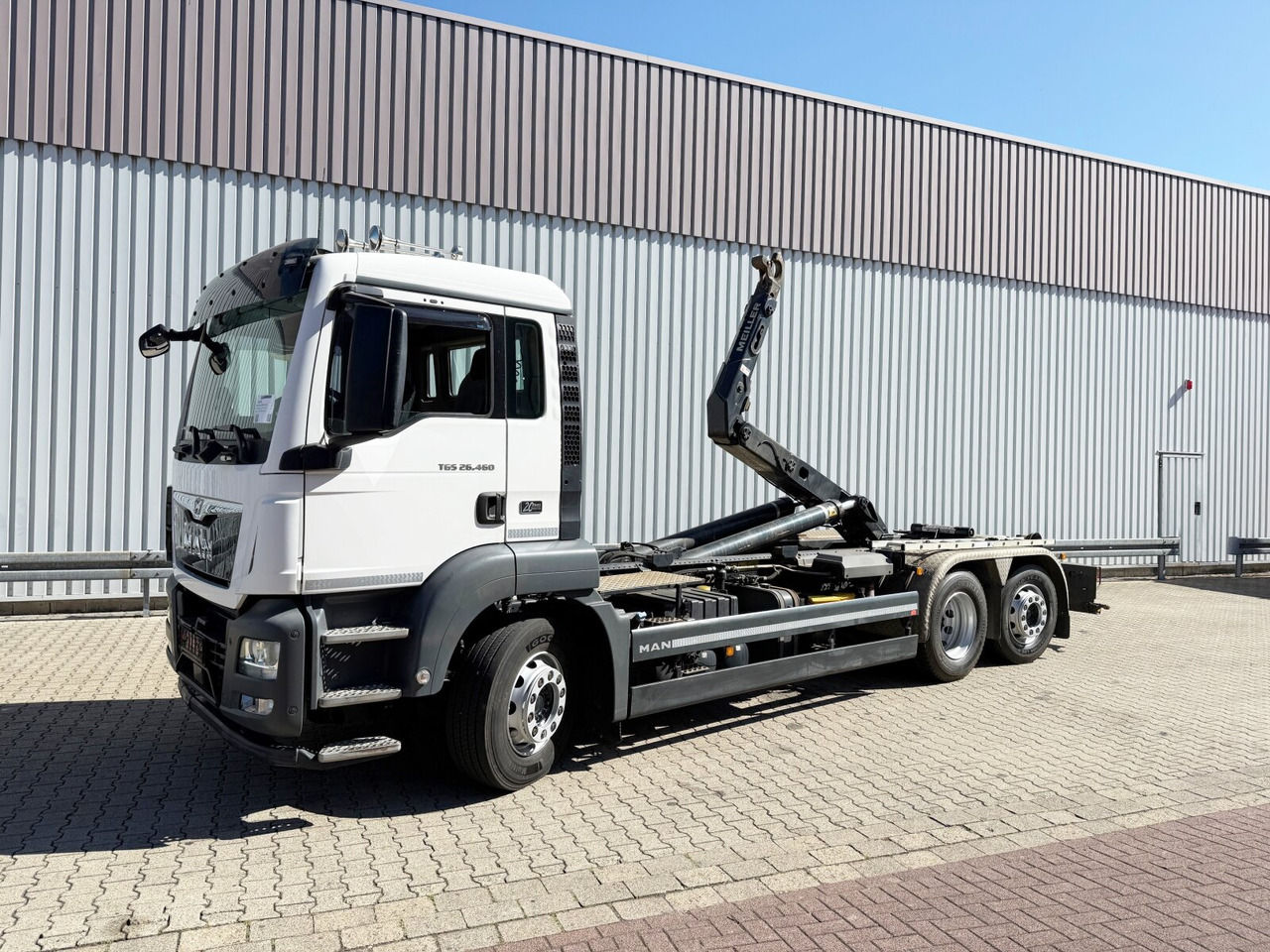 MAN TGS 26.460 6x2-4 BL TGS 26.460 6x2-4 BL, Lenk-/Liftachse, Motorabtrieb - Multibasculante camión: foto 1 MAN TGS 26.460 6x2-4 BL TGS 26.460 6x2-4 BL, Lenk-/Liftachse, Motorabtrieb - Multibasculante camión: foto 1