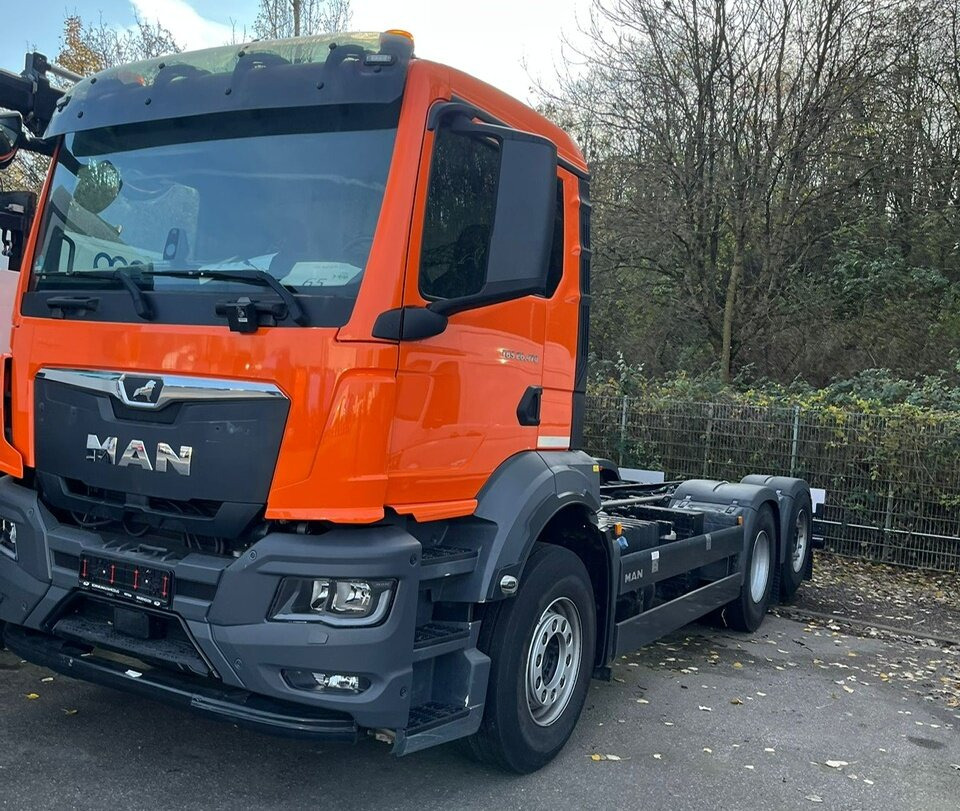 MAN TGS 26.470 6x2-4 BL CH TGS 26.470 6x2-4 BL CH, Lenk-/Liftachse, NMV - Chasis camión: foto 2 MAN TGS 26.470 6x2-4 BL CH TGS 26.470 6x2-4 BL CH, Lenk-/Liftachse, NMV - Chasis camión: foto 2