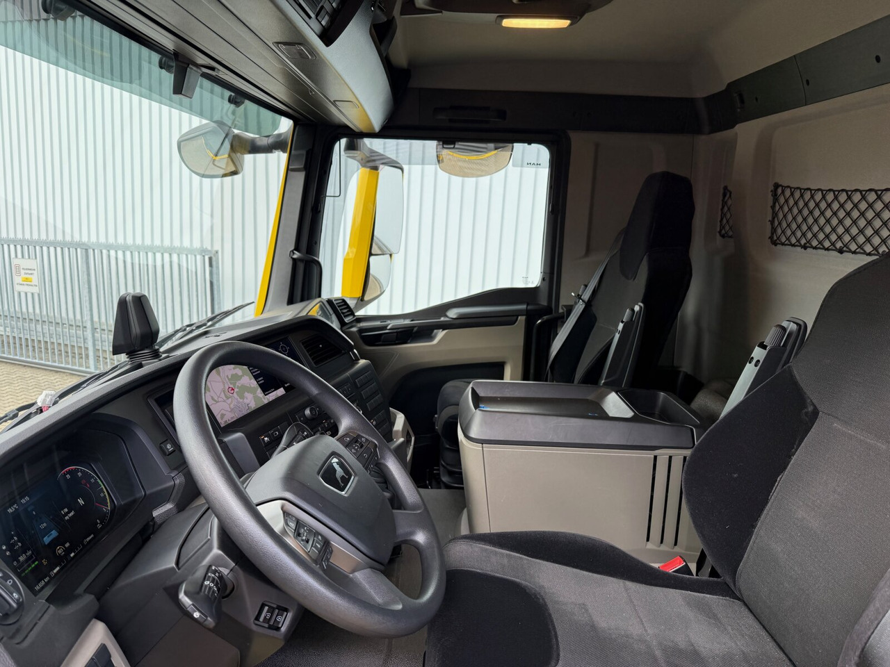 MAN TGS 26.470 6x6 BB TGS 26.470 6x6 BB, Hohe Bauart, Navi, Motorabtrieb, Bordmatik - Volquete camión: foto 5 MAN TGS 26.470 6x6 BB TGS 26.470 6x6 BB, Hohe Bauart, Navi, Motorabtrieb, Bordmatik - Volquete camión: foto 5