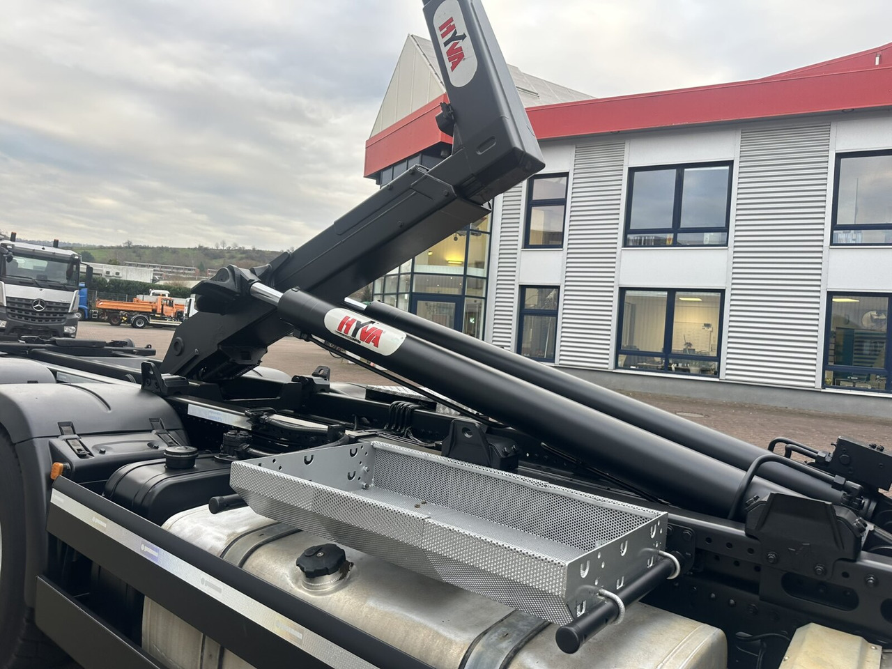 MAN TGS 26.480 6x4 BL TGS 26.480 6x4 BL, Motorabtrieb, Navi, Intarder, Hyva 20.60 S - Multibasculante camión: foto 5 MAN TGS 26.480 6x4 BL TGS 26.480 6x4 BL, Motorabtrieb, Navi, Intarder, Hyva 20.60 S - Multibasculante camión: foto 5