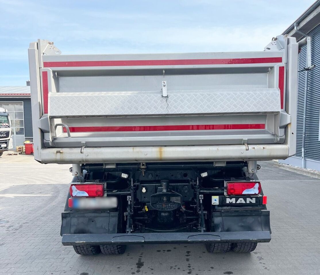 MAN TGS 26.500 6x4 BB TGS 26.500 6x4 BB, Intarder, Bordmatik, Winterdienstausstattung - Volquete camión: foto 4 MAN TGS 26.500 6x4 BB TGS 26.500 6x4 BB, Intarder, Bordmatik, Winterdienstausstattung - Volquete camión: foto 4