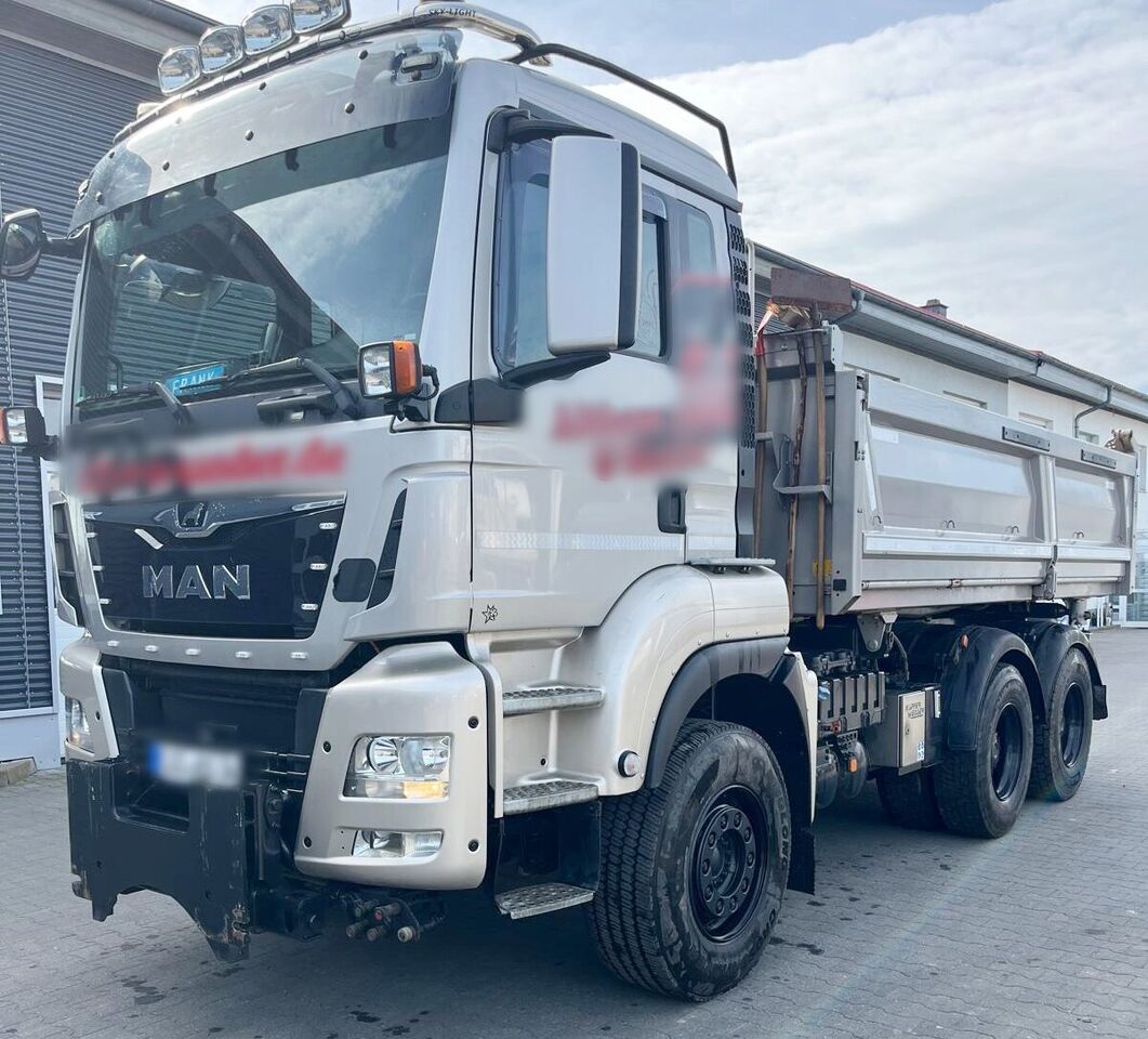 MAN TGS 26.500 6x4 BB TGS 26.500 6x4 BB, Intarder, Bordmatik, Winterdienstausstattung - Volquete camión: foto 1 MAN TGS 26.500 6x4 BB TGS 26.500 6x4 BB, Intarder, Bordmatik, Winterdienstausstattung - Volquete camión: foto 1