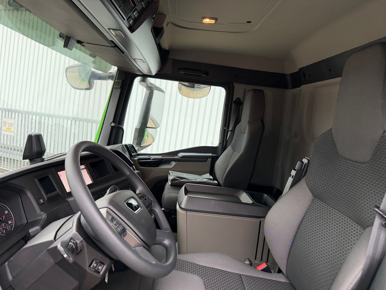 MAN TGS 26.520 6x2-2 BL TGS 26.520 6x2-2 BL, Navi, Liftachse - Multibasculante camión: foto 5 MAN TGS 26.520 6x2-2 BL TGS 26.520 6x2-2 BL, Navi, Liftachse - Multibasculante camión: foto 5