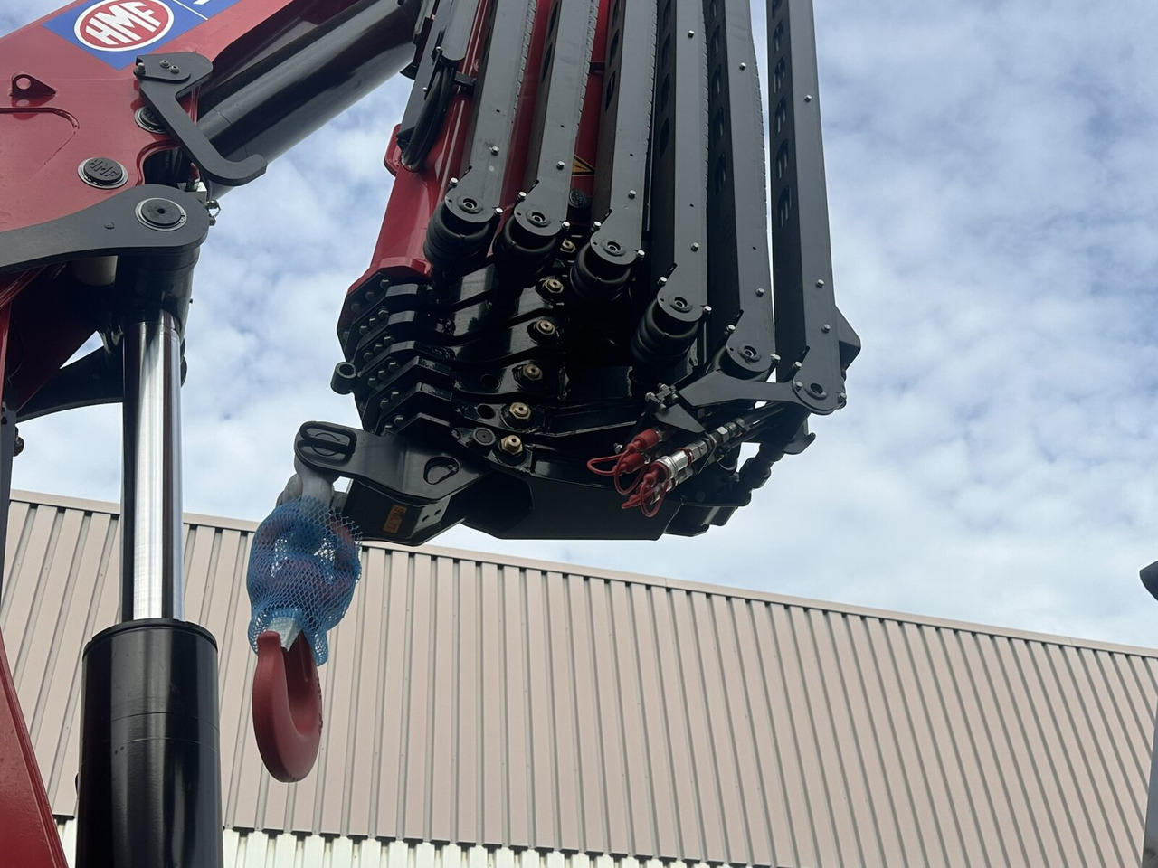 MAN TGS 35.480 8X4 BL TGS 35.480 8X4 BL, Intarder, Kran HMF 3220-K6, 4-fach Abstützung, Funk - Multibasculante camión, Camión grúa: foto 4 MAN TGS 35.480 8X4 BL TGS 35.480 8X4 BL, Intarder, Kran HMF 3220-K6, 4-fach Abstützung, Funk - Multibasculante camión, Camión grúa: foto 4