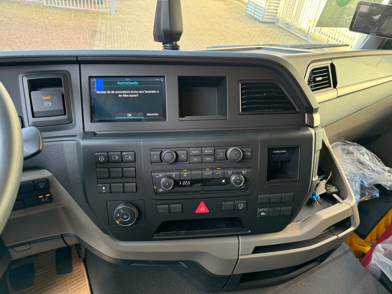MAN TGS 35.480 8x6H BL CH TGS 35.480 8x6H BL CH, HydroDrive, Navi, Nebenantrieb - Chasis camión: foto 5 MAN TGS 35.480 8x6H BL CH TGS 35.480 8x6H BL CH, HydroDrive, Navi, Nebenantrieb - Chasis camión: foto 5