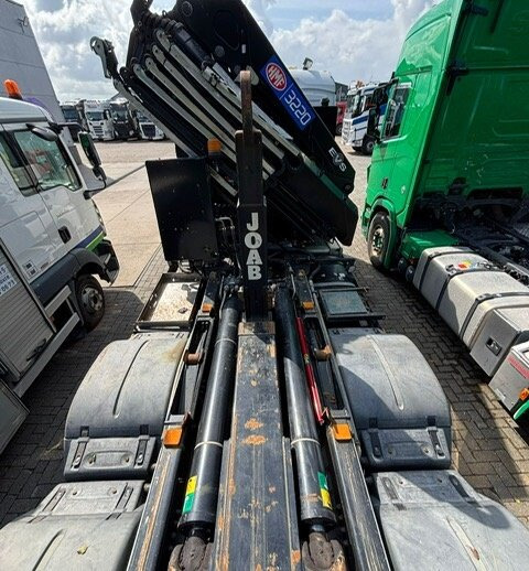MAN TGS 35.500 8x4-4 BL TGS 35.500 8x4-4 BL, Lenk-/Liftachse, Kran HMF 3220-K6, Funk - Multibasculante camión, Camión grúa: foto 2 MAN TGS 35.500 8x4-4 BL TGS 35.500 8x4-4 BL, Lenk-/Liftachse, Kran HMF 3220-K6, Funk - Multibasculante camión, Camión grúa: foto 2