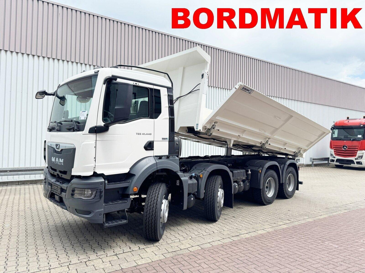MAN TGS 41.440 8x4 BB TGS 41.440 8x4 BB, Bordmatik, ca. 16m³ - Volquete camión: foto 1 MAN TGS 41.440 8x4 BB TGS 41.440 8x4 BB, Bordmatik, ca. 16m³ - Volquete camión: foto 1
