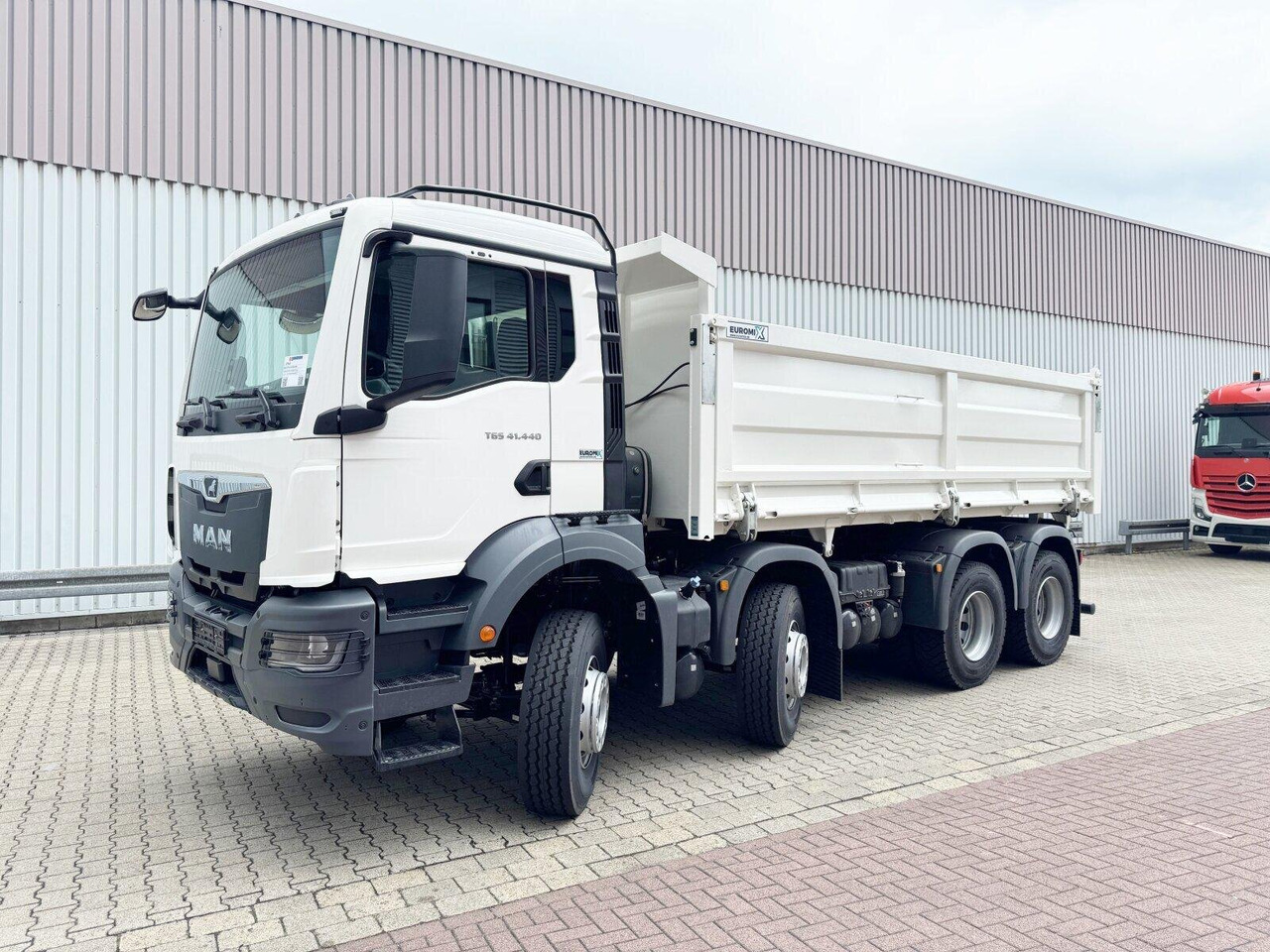 MAN TGS 41.440 8x4 BB TGS 41.440 8x4 BB, Bordmatik, ca. 16m³ - Volquete camión: foto 4 MAN TGS 41.440 8x4 BB TGS 41.440 8x4 BB, Bordmatik, ca. 16m³ - Volquete camión: foto 4