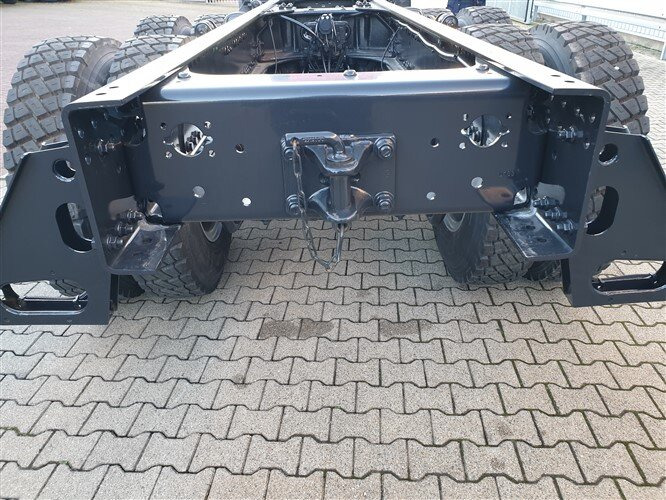 Cisterna camión nuevo MAN TGS 41.480 8X6 BB TGS 41.480 8X6 BB, ca. 25.000l mit Separatpumpe: foto 7 Cisterna camión nuevo MAN TGS 41.480 8X6 BB TGS 41.480 8X6 BB, ca. 25.000l mit Separatpumpe: foto 7