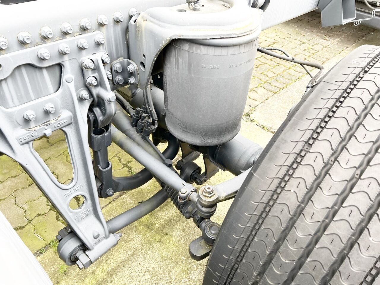 MAN TGS 50.480BB 10x4 Retarder TGS 50.480BB 10x4 Retarder, 3-f.NA - Chasis camión: foto 4 MAN TGS 50.480BB 10x4 Retarder TGS 50.480BB 10x4 Retarder, 3-f.NA - Chasis camión: foto 4