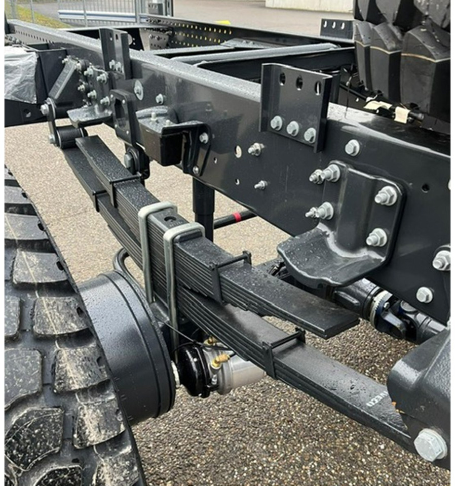 ML150E25WS 4x4 ML150E25WS 4x4, Einzelbereifung, 4x VORNANDEN! - Chasis camión: foto 5 ML150E25WS 4x4 ML150E25WS 4x4, Einzelbereifung, 4x VORNANDEN! - Chasis camión: foto 5
