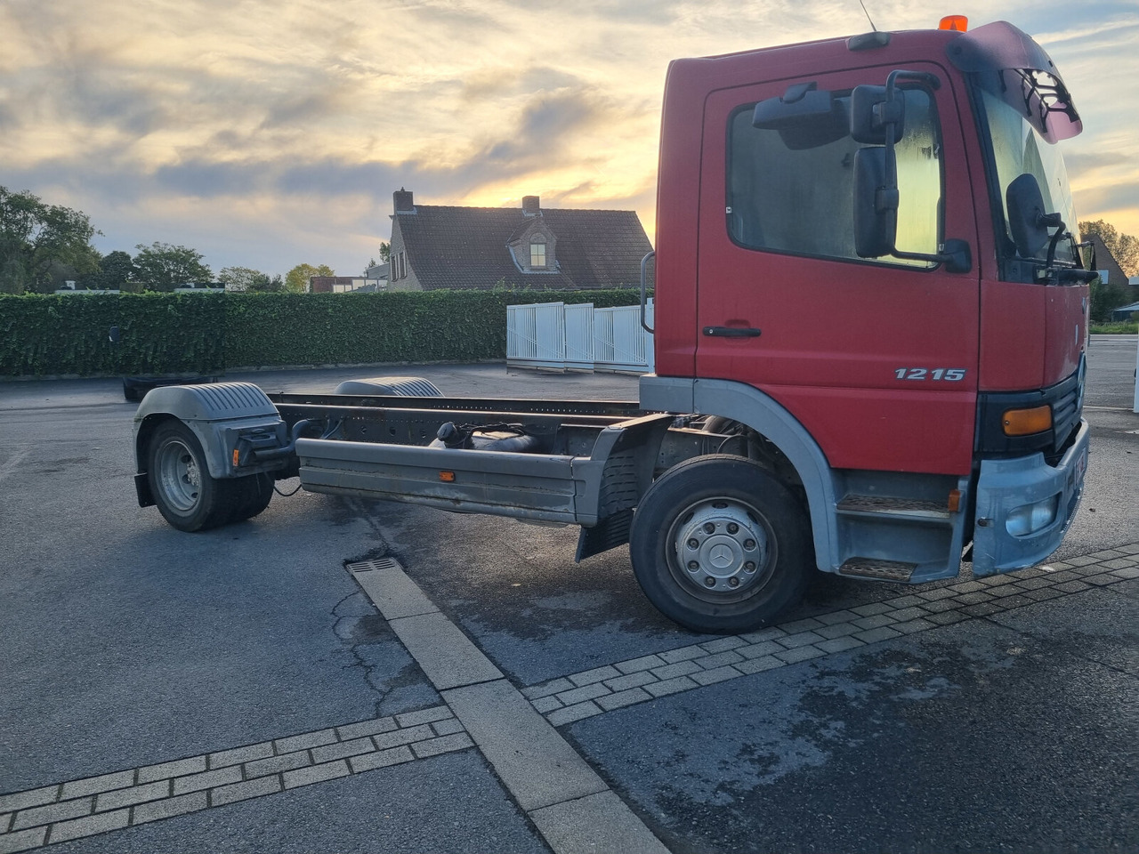 Leasing financiero de Mercedes-Benz - 1215 4x2 leasing Mercedes-Benz - 1215 4x2: foto 6