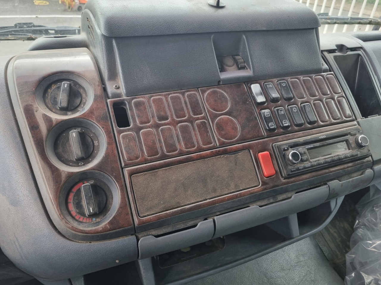 Leasing financiero de Mercedes-Benz - 1215 4x2 leasing Mercedes-Benz - 1215 4x2: foto 11