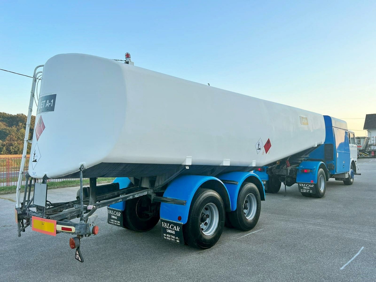 Mercedes-Benz 1923 4x2 Tankwagenzug für Kerosin 40.000l 1923 4x2 Tankwagenzug für Kerosin 40.000l - Cisterna camión: foto 4 Mercedes-Benz 1923 4x2 Tankwagenzug für Kerosin 40.000l 1923 4x2 Tankwagenzug für Kerosin 40.000l - Cisterna camión: foto 4