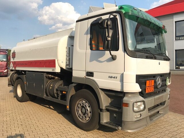Cisterna camión Mercedes-Benz Actros 1841 L 4x2 Actros 1841 L 4x2, Esterer Tankaufbau ca. 13.500l, 2 Kammern: foto 9
