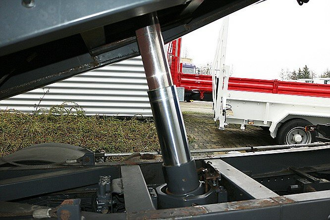 Mercedes-Benz Actros 1841L 4x2 1841L 4x2 Lück Getreidekipper, Retarder, MP3, 2x VORH.! - Volquete camión: foto 5 Mercedes-Benz Actros 1841L 4x2 1841L 4x2 Lück Getreidekipper, Retarder, MP3, 2x VORH.! - Volquete camión: foto 5
