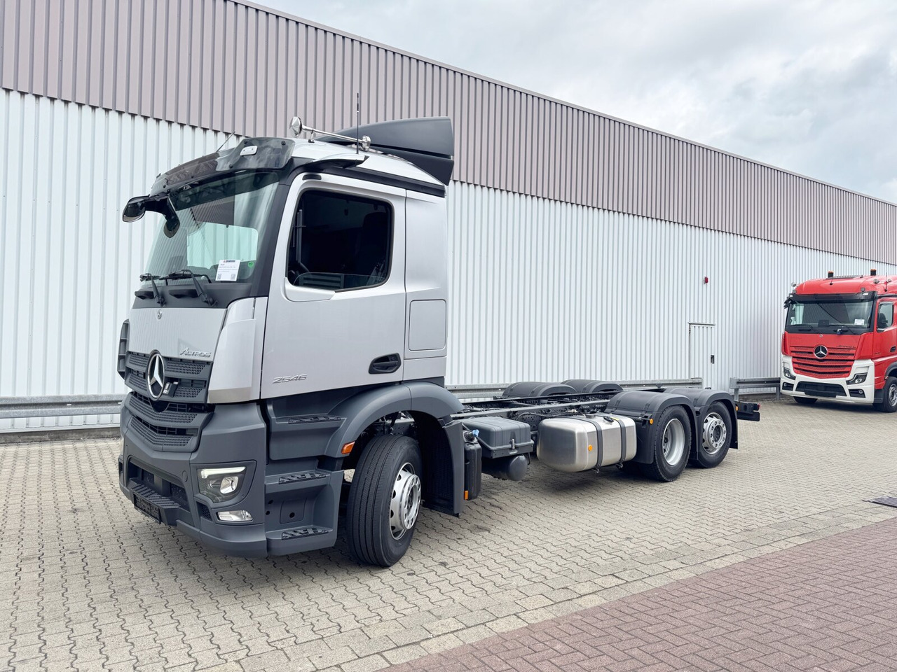 Mercedes-Benz Actros 2546 L 6x2 Actros 2546 L 6x2, Retarder, Lenk-/Lift, LED, Navi, ADR, MirrorCam, MultimediaCockpit - Chasis camión: foto 1 Mercedes-Benz Actros 2546 L 6x2 Actros 2546 L 6x2, Retarder, Lenk-/Lift, LED, Navi, ADR, MirrorCam, MultimediaCockpit - Chasis camión: foto 1