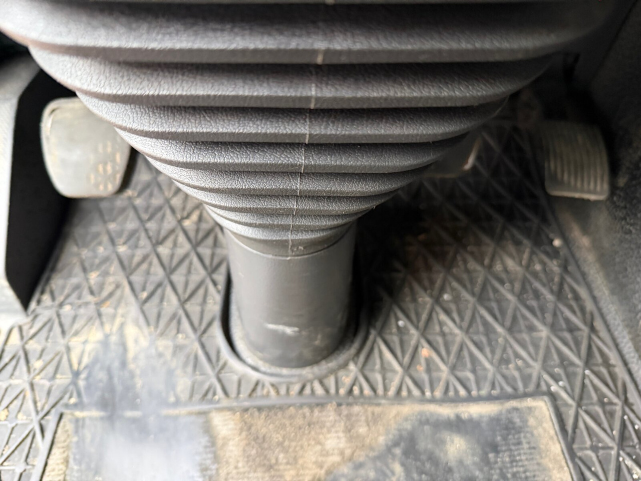 Mercedes-Benz Actros 2641 6x4 Actros 2641 6x4 - Multibasculante camión: foto 5 Mercedes-Benz Actros 2641 6x4 Actros 2641 6x4 - Multibasculante camión: foto 5