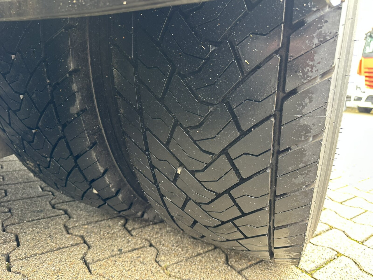 Mercedes-Benz Antos 2540 L 6x2 Antos 2540 L 6x2, Vorlauflenk-/Liftachse, Teleabsetzer - Portacontenedor de cadenas camión: foto 3 Mercedes-Benz Antos 2540 L 6x2 Antos 2540 L 6x2, Vorlauflenk-/Liftachse, Teleabsetzer - Portacontenedor de cadenas camión: foto 3