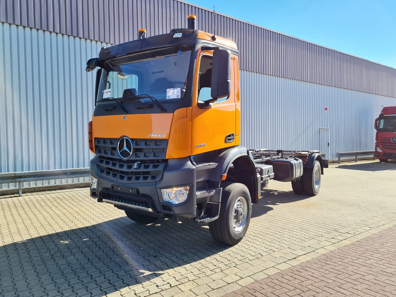 Mercedes-Benz Arocs 2033 A 4x4 Arocs 2033 A 4x4, Grounder, Motorabtrieb - Chasis camión: foto 1 Mercedes-Benz Arocs 2033 A 4x4 Arocs 2033 A 4x4, Grounder, Motorabtrieb - Chasis camión: foto 1
