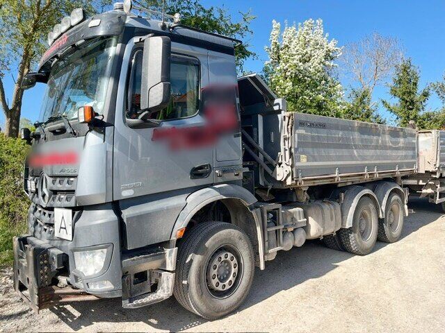 Mercedes-Benz Arocs 2651 K 6x4 Arocs 2651 K 6x4, Retarder, Widi, Alu-Bordwände, Motorabtrieb - Volquete camión: foto 2 Mercedes-Benz Arocs 2651 K 6x4 Arocs 2651 K 6x4, Retarder, Widi, Alu-Bordwände, Motorabtrieb - Volquete camión: foto 2