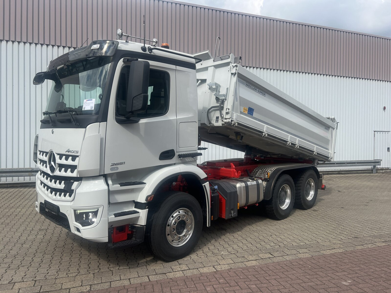 Mercedes-Benz Arocs 2651 LK 6x4 Arocs 2651 LK 6x4, Retarder, MultimediaCockpit, Navi - Volquete camión: foto 1 Mercedes-Benz Arocs 2651 LK 6x4 Arocs 2651 LK 6x4, Retarder, MultimediaCockpit, Navi - Volquete camión: foto 1