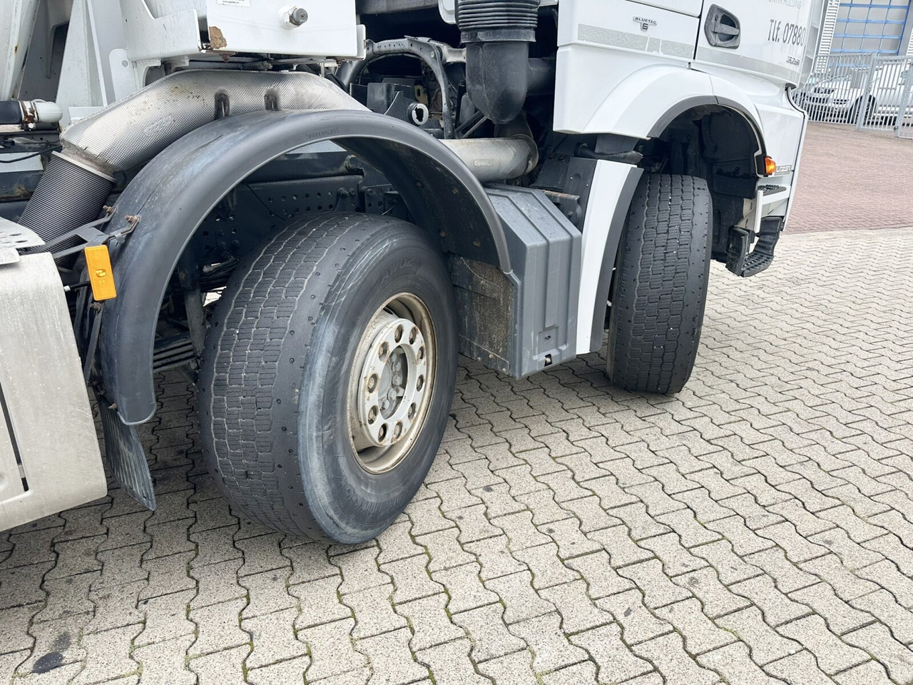 Mercedes-Benz Arocs 3251 8x4/4 Arocs 3251 8x4/4, Betonmischer Liebherr ca. 9m³ - Camión hormigonera: foto 2 Mercedes-Benz Arocs 3251 8x4/4 Arocs 3251 8x4/4, Betonmischer Liebherr ca. 9m³ - Camión hormigonera: foto 2