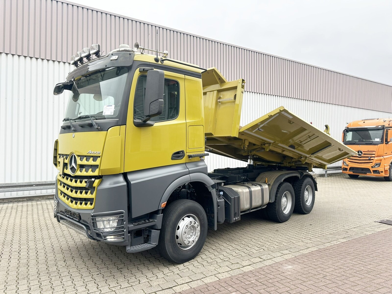 Mercedes-Benz Arocs 3363 K 6x4 Arocs 3363 K 6x4, Grounder, Turbo-Retarder-Kupplung, Bordmatik - Volquete camión: foto 1 Mercedes-Benz Arocs 3363 K 6x4 Arocs 3363 K 6x4, Grounder, Turbo-Retarder-Kupplung, Bordmatik - Volquete camión: foto 1