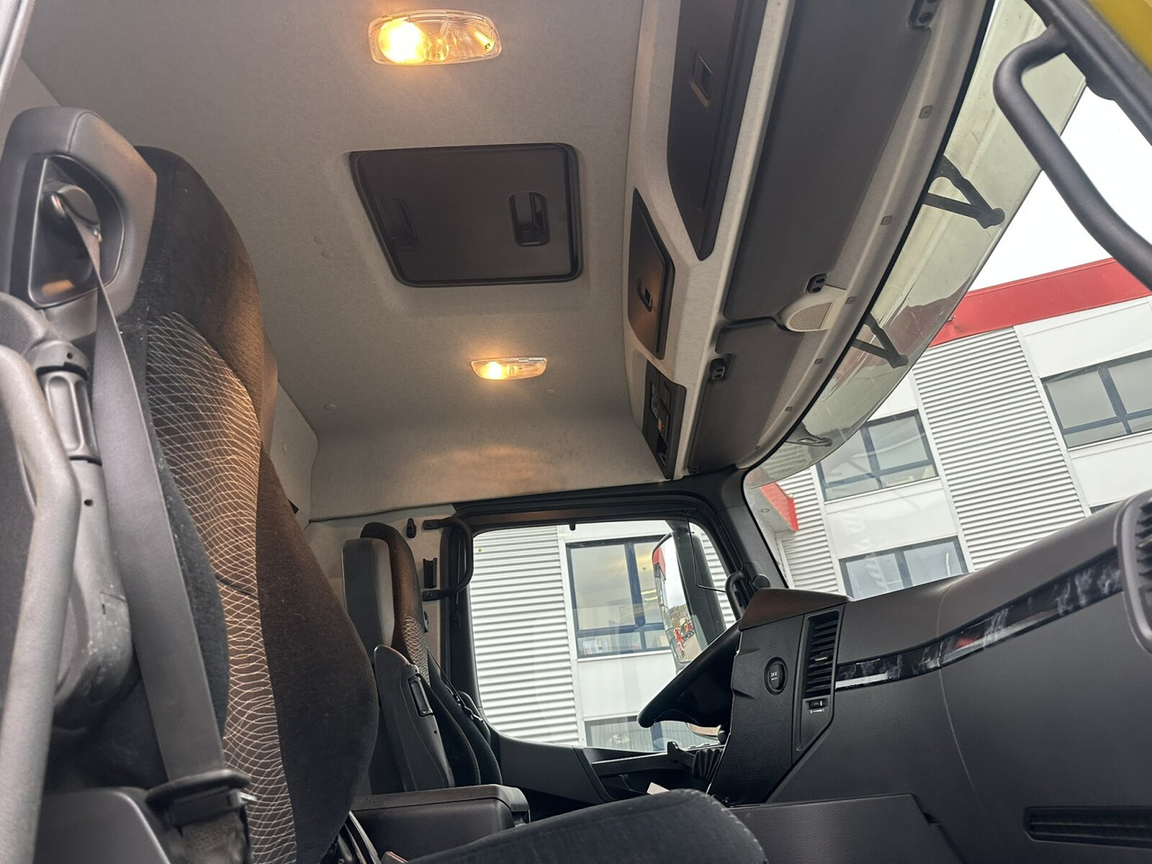 Mercedes-Benz Arocs 3363 K 6x4 Arocs 3363 K 6x4, Grounder, Turbo-Retarder-Kupplung, Bordmatik - Volquete camión: foto 5 Mercedes-Benz Arocs 3363 K 6x4 Arocs 3363 K 6x4, Grounder, Turbo-Retarder-Kupplung, Bordmatik - Volquete camión: foto 5