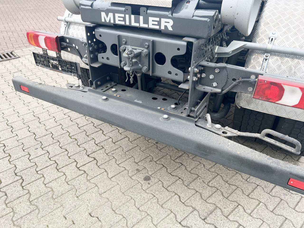 Mercedes-Benz Arocs 4142/48 8x4/4 Arocs 4142/48  8x4/4, Grounder, Meiller RS26 62-K, Funk - Multibasculante camión: foto 3 Mercedes-Benz Arocs 4142/48 8x4/4 Arocs 4142/48  8x4/4, Grounder, Meiller RS26 62-K, Funk - Multibasculante camión: foto 3