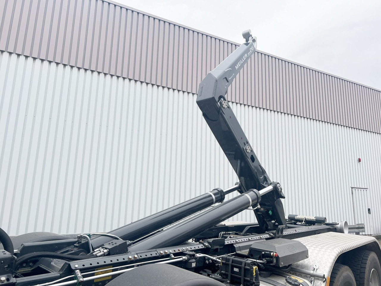 Leasing financiero de Mercedes-Benz Arocs 4142/48 8x4/4 Arocs 4142/48  8x4/4, Grounder, Meiller RS26 62-K, Funk, Motorabtrieb leasing Mercedes-Benz Arocs 4142/48 8x4/4 Arocs 4142/48  8x4/4, Grounder, Meiller RS26 62-K, Funk, Motorabtrieb: foto 14