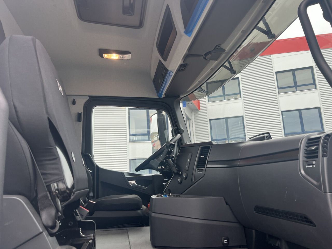 Leasing financiero de Mercedes-Benz Arocs 4142/48 8x4/4 Arocs 4142/48  8x4/4, Grounder, Meiller RS26 62-K, Funk, Motorabtrieb leasing Mercedes-Benz Arocs 4142/48 8x4/4 Arocs 4142/48  8x4/4, Grounder, Meiller RS26 62-K, Funk, Motorabtrieb: foto 6