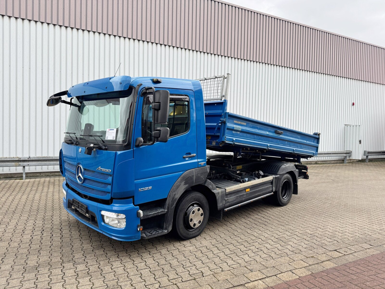 Mercedes-Benz Atego 1023 K 4x2 Atego 1023 K 4x2, 2x AHK - Volquete camión: foto 1 Mercedes-Benz Atego 1023 K 4x2 Atego 1023 K 4x2, 2x AHK - Volquete camión: foto 1