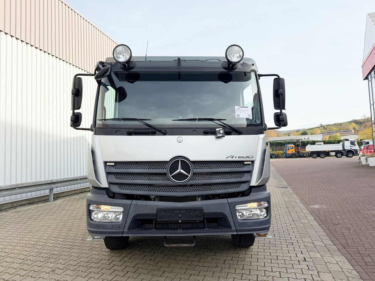 Camión caja cerrada Mercedes-Benz Atego 1330 4x4 Atego 1330 4x4, Iso-Koffer mit Heizung, LBW: foto 8