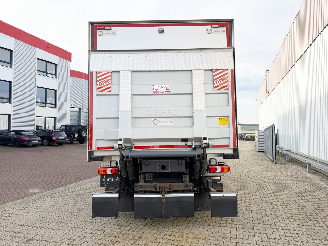 Camión caja cerrada Mercedes-Benz Atego 1330 4x4 Atego 1330 4x4, Iso-Koffer mit Heizung, LBW: foto 13