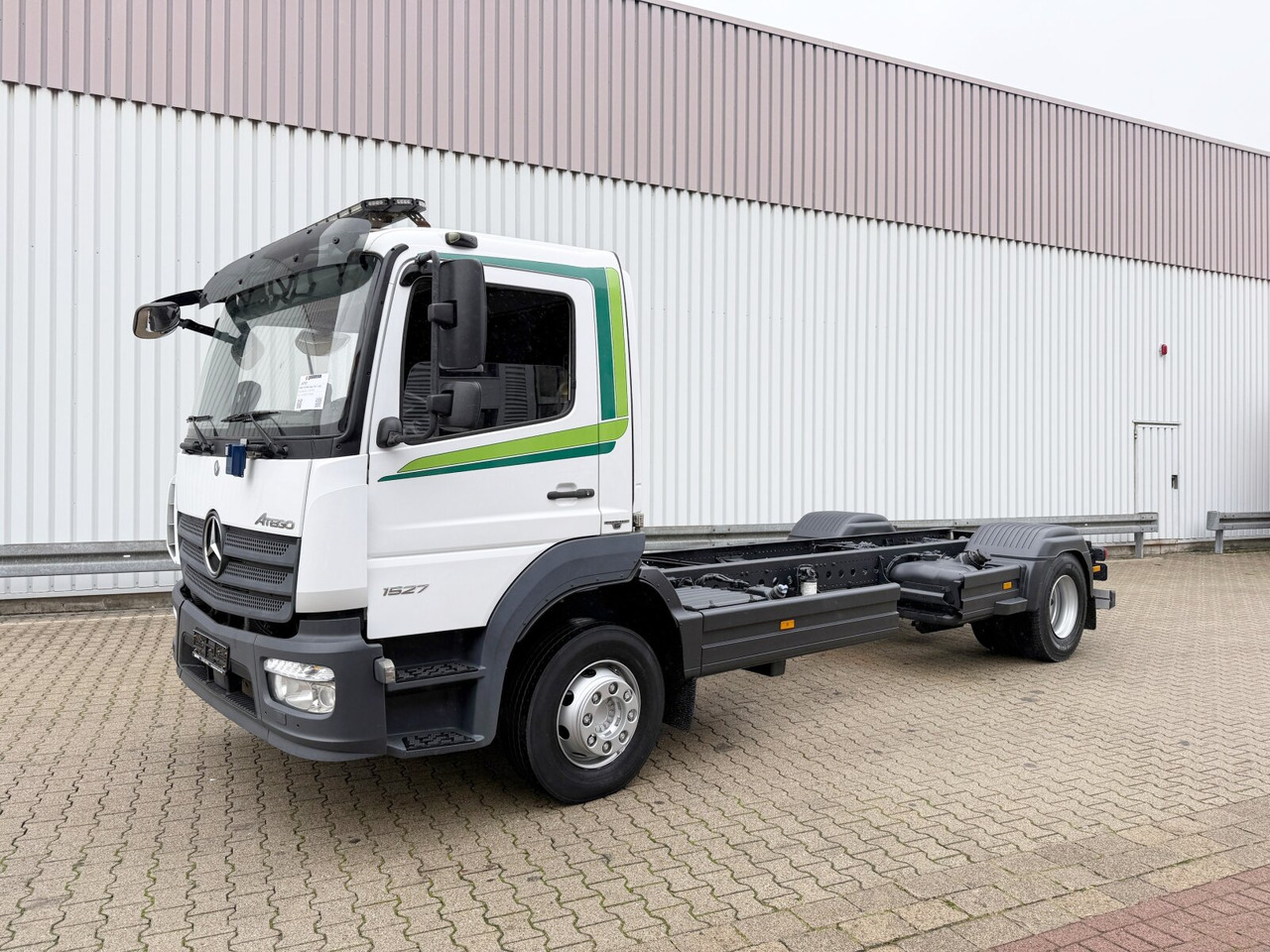 Mercedes-Benz Atego 1627 L 4x2 Atego 1627 L 4x2, 6-Zylinder, Motorabtrieb - Chasis camión: foto 1 Mercedes-Benz Atego 1627 L 4x2 Atego 1627 L 4x2, 6-Zylinder, Motorabtrieb - Chasis camión: foto 1