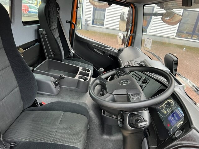 Mercedes-Benz Atego 1630 AK 4x4 Atego 1630 AK 4x4, 2x Nebenantrieb, Rechtslenker - Chasis camión: foto 4 Mercedes-Benz Atego 1630 AK 4x4 Atego 1630 AK 4x4, 2x Nebenantrieb, Rechtslenker - Chasis camión: foto 4