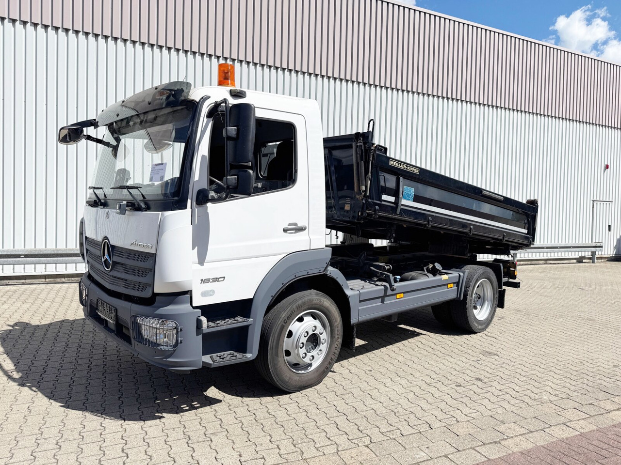 Mercedes-Benz Atego 1630 K 4x2 Atego 1630 K 4x2, 2x AHK - Volquete camión: foto 1 Mercedes-Benz Atego 1630 K 4x2 Atego 1630 K 4x2, 2x AHK - Volquete camión: foto 1