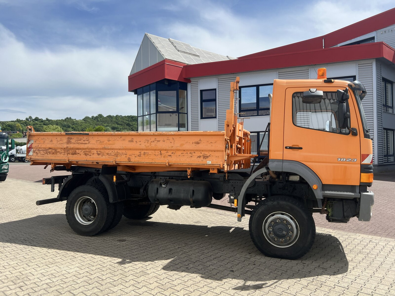 Volquete camión Mercedes-Benz Atego 1823 AK 4x4 Atego 1823 AK 4x4: foto 9 Volquete camión Mercedes-Benz Atego 1823 AK 4x4 Atego 1823 AK 4x4: foto 9
