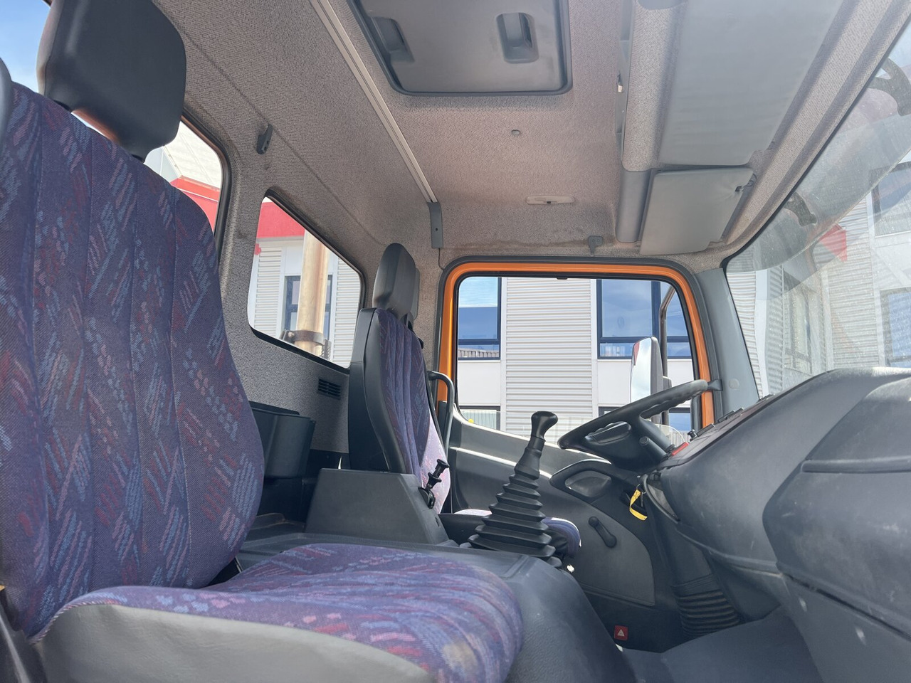 Volquete camión Mercedes-Benz Atego 1823 AK 4x4 Atego 1823 AK 4x4: foto 7 Volquete camión Mercedes-Benz Atego 1823 AK 4x4 Atego 1823 AK 4x4: foto 7