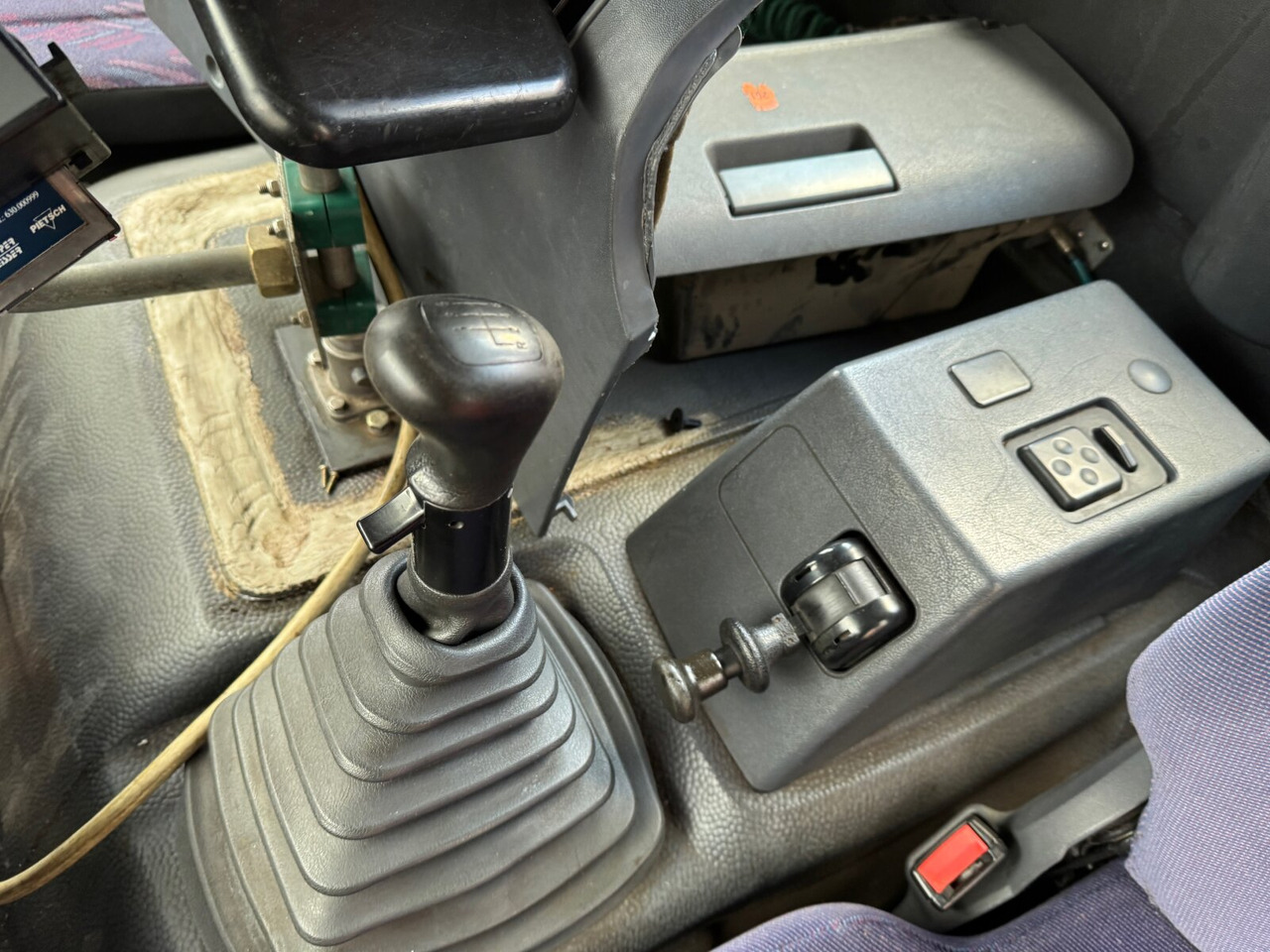 Portacontenedor de cadenas camión Mercedes-Benz Atego 1828 4x4 Atego 1828 4x4, Tele-Absetzer, Winterdienstausstattung: foto 10