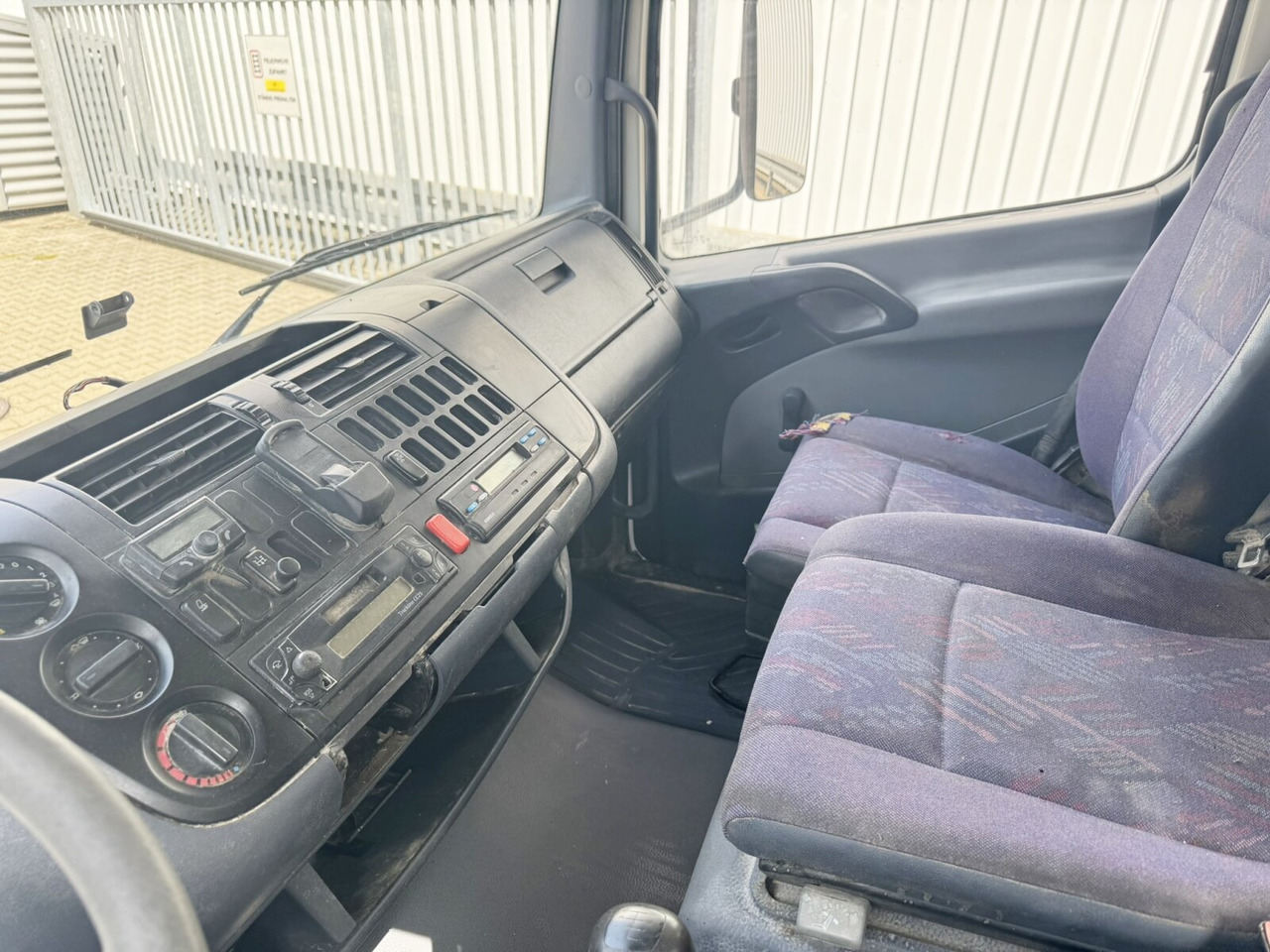 Mercedes-Benz Atego 815 K 4x2 Atego 815 K 4x2, 2 x AHK, Meiller - Volquete camión: foto 2 Mercedes-Benz Atego 815 K 4x2 Atego 815 K 4x2, 2 x AHK, Meiller - Volquete camión: foto 2