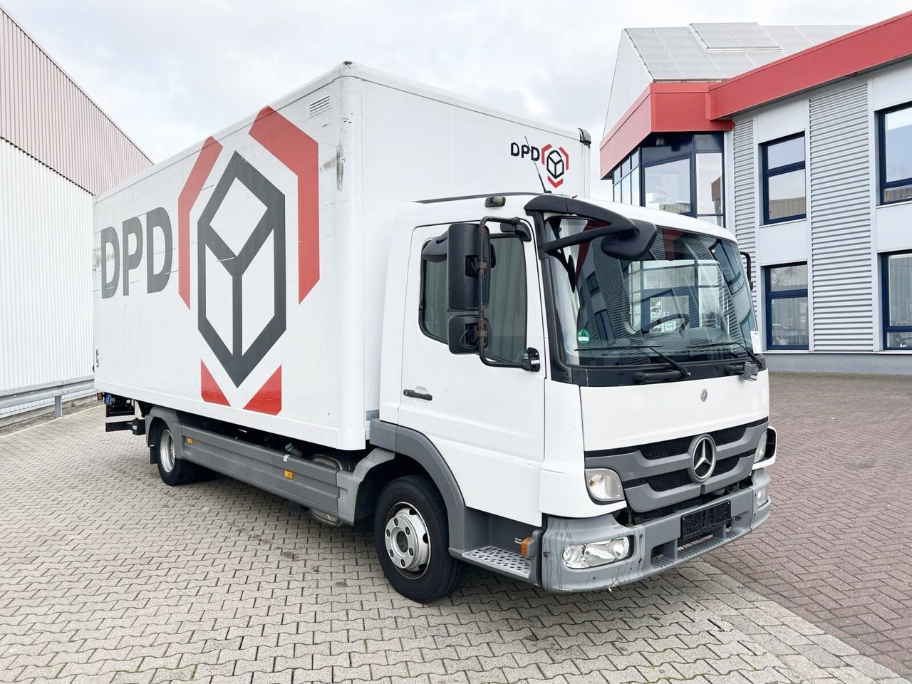 Camión caja cerrada Mercedes-Benz Atego 816 L 4x2 Atego 816 L 4x2 mit LBW, 4x Vorhanden!: foto 8 Camión caja cerrada Mercedes-Benz Atego 816 L 4x2 Atego 816 L 4x2 mit LBW, 4x Vorhanden!: foto 8