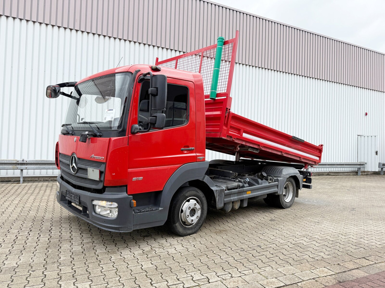 Mercedes-Benz Atego 818/23 LK 4x2 Atego 818/23 LK 4x2, 2x AHK - Volquete camión: foto 1 Mercedes-Benz Atego 818/23 LK 4x2 Atego 818/23 LK 4x2, 2x AHK - Volquete camión: foto 1